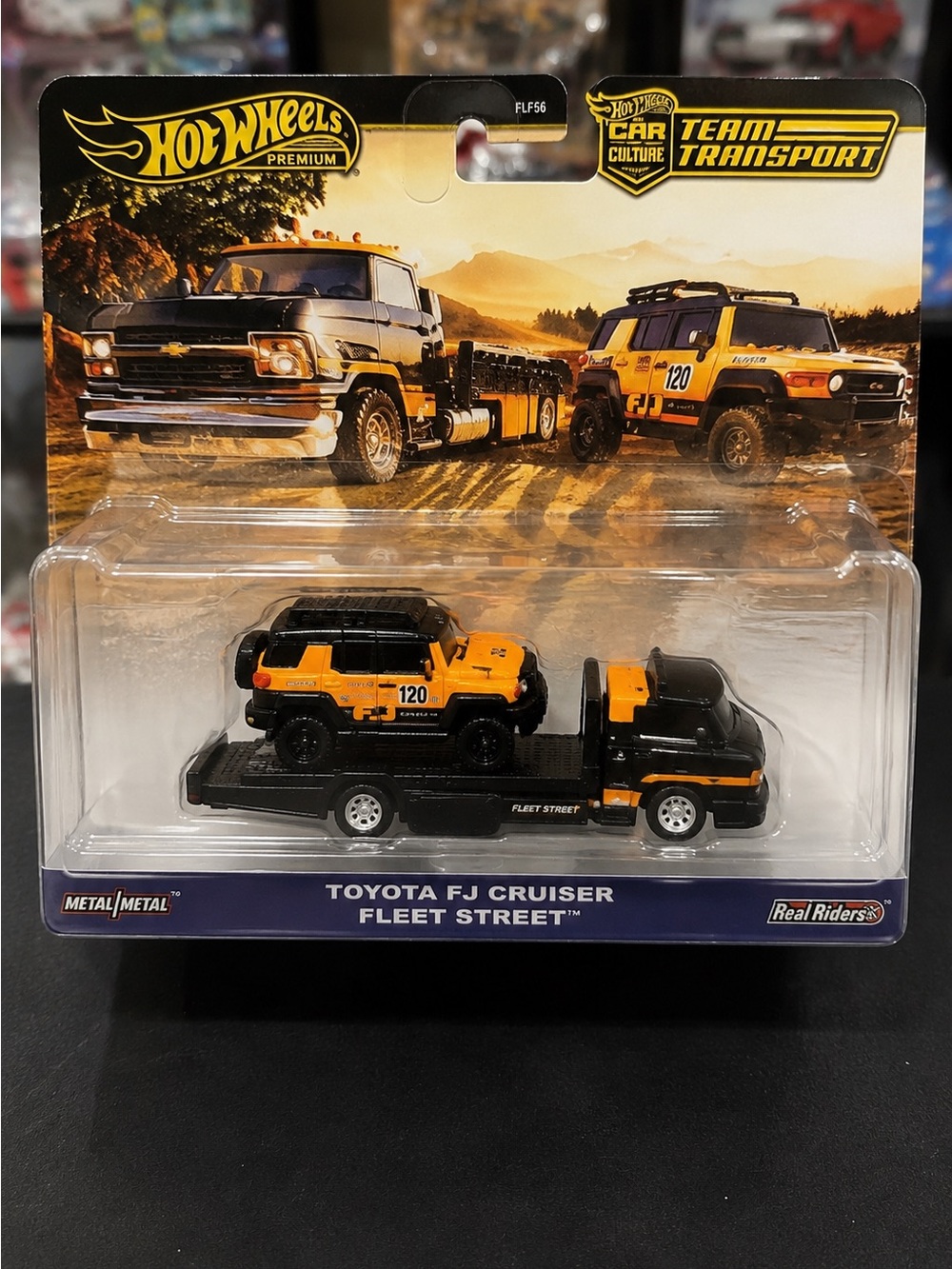 Hot Wheels Team Transport Toyota FJ Cruiser & Fleet Street NIP Die-Cast Set